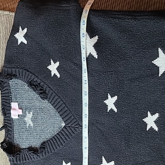 Pink Lily Star Print Sweater - Picture 10 of 12
